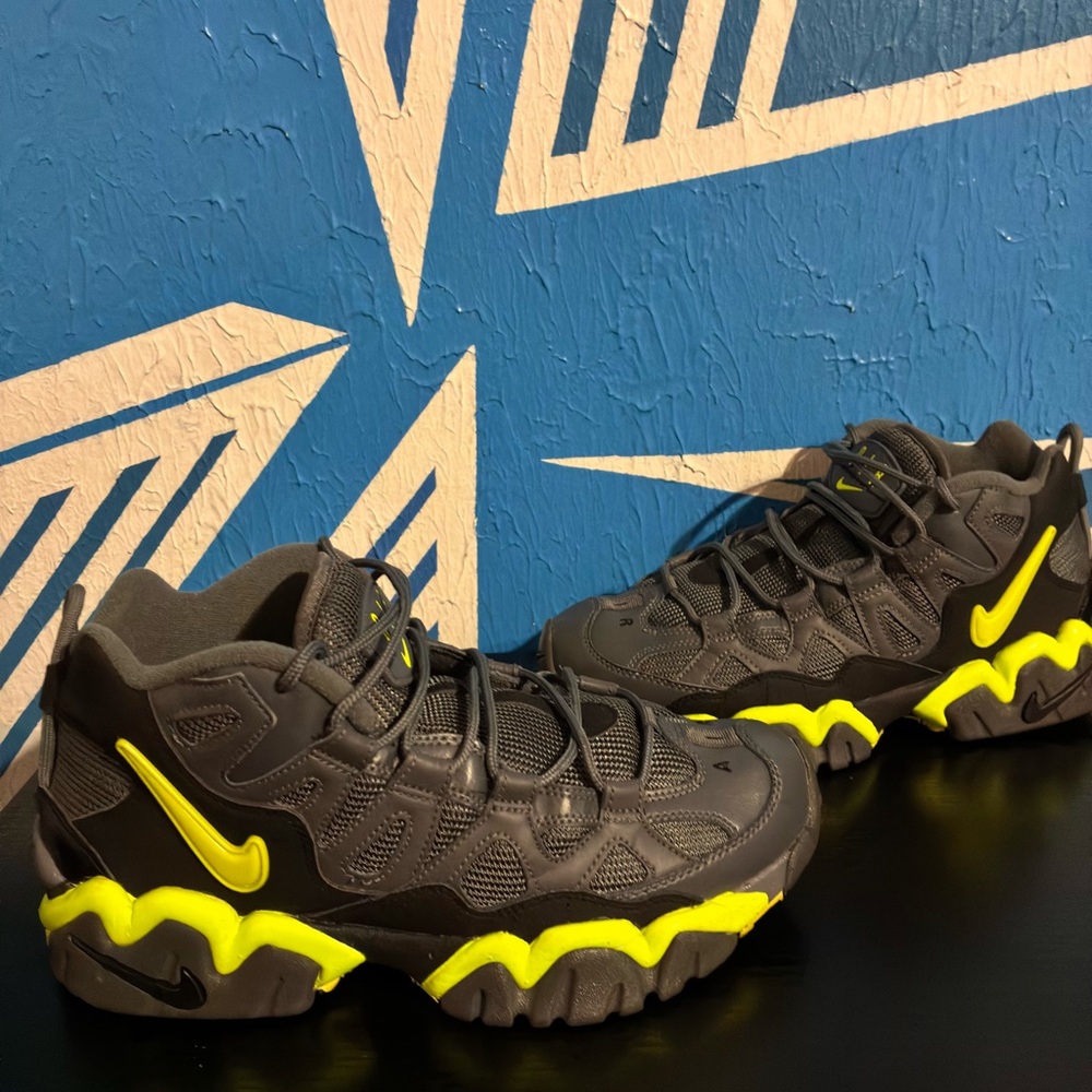Nike Air Slant Mid Dark Grey Volt